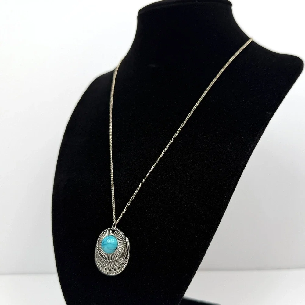 Turquoise Acrylic Cabochon Stone Medallion Pendant Necklace Silver Tone Jewelry